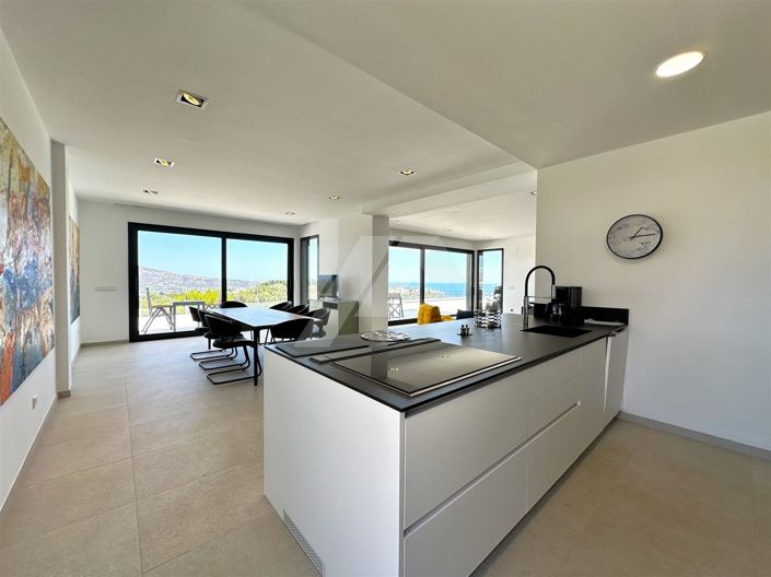 Image No.18-4 Bed Villa for sale