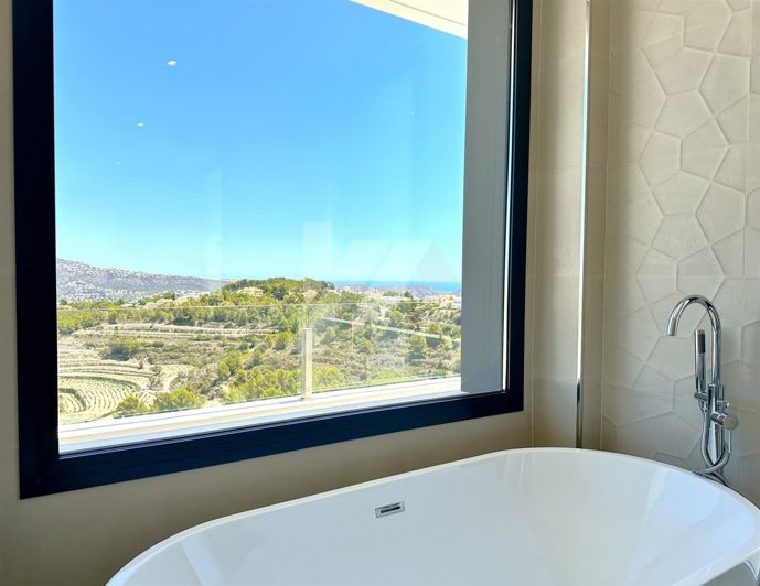 Image No.32-4 Bed Villa for sale