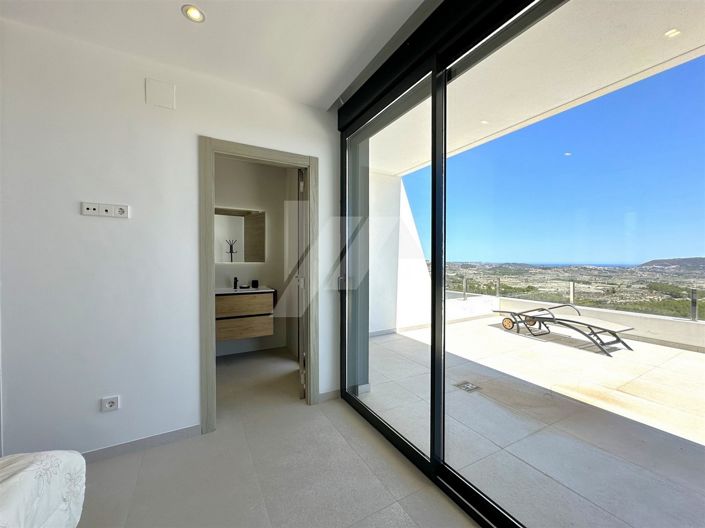 Image No.40-4 Bed Villa for sale