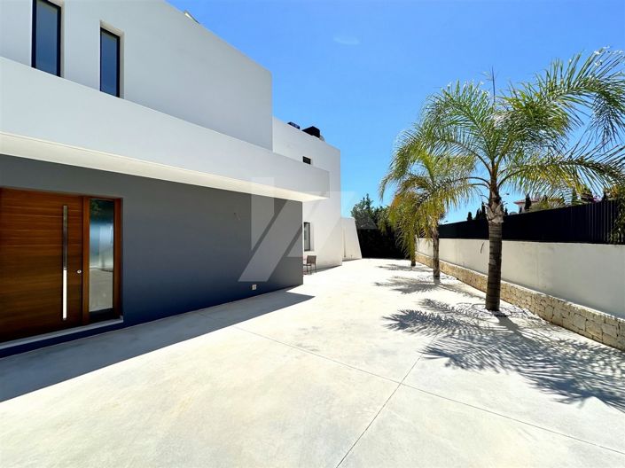 Image No.46-4 Bed Villa for sale