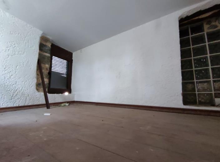 Image No.21-2 Bed House for sale