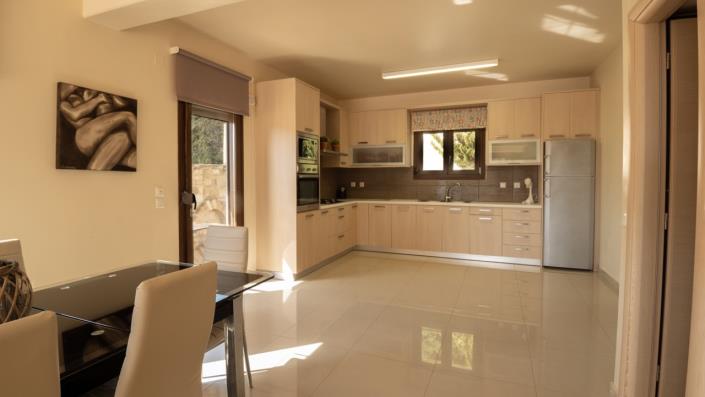 Image No.6-12 Bed Maisonette for sale