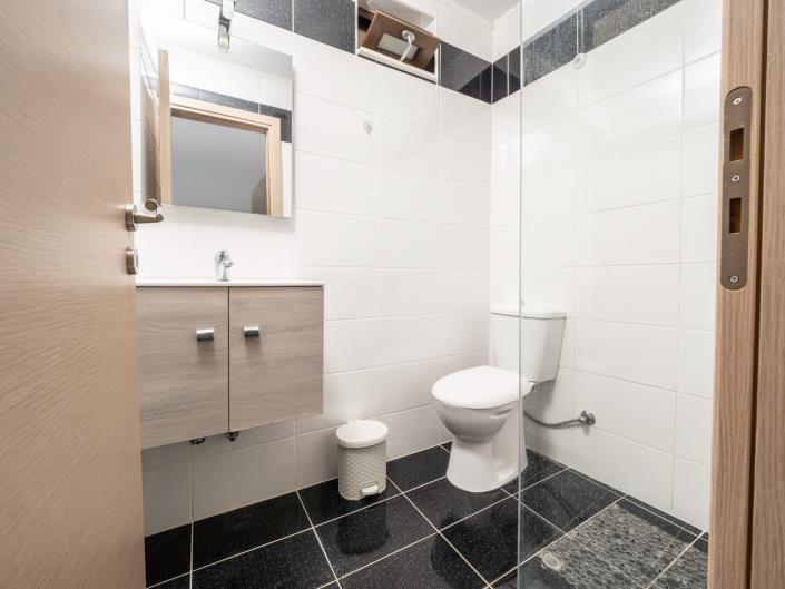 Image No.29-12 Bed Maisonette for sale