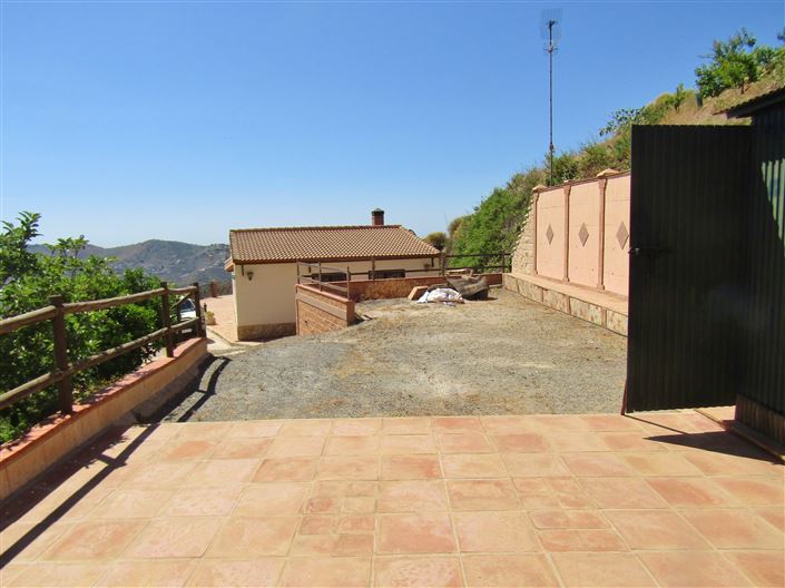 Image No.22-Maison de campagne de 3 chambres à vendre à Iznate