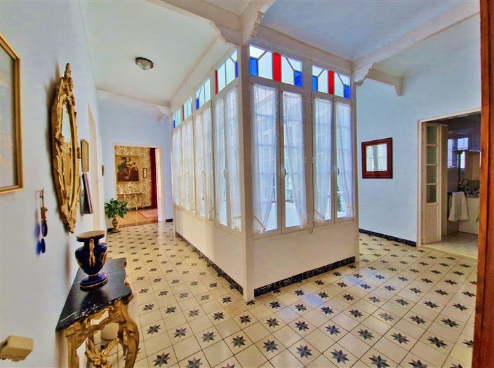 Image No.14-12 Bed Townhouse for sale