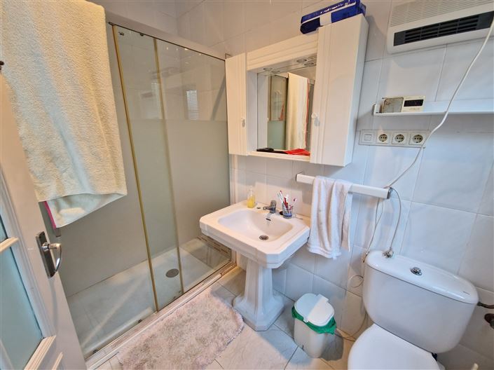 Image No.27-12 Bed Townhouse for sale