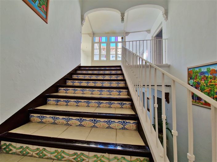 Image No.28-12 Bed Townhouse for sale