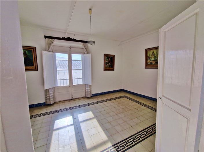 Image No.31-12 Bed Townhouse for sale