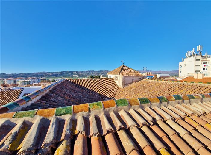 Image No.45-12 Bed Townhouse for sale