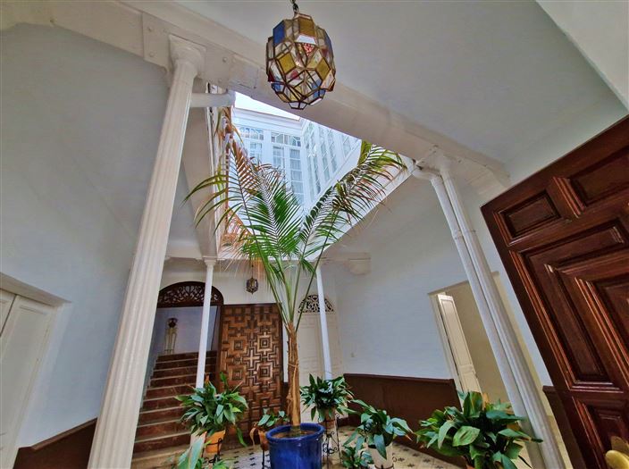 Image No.8-12 Bed Townhouse for sale