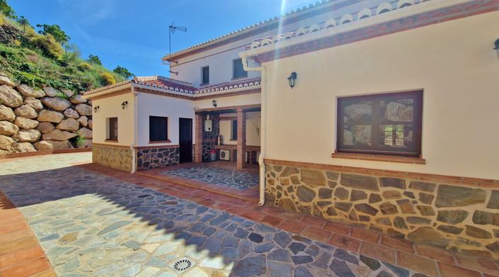 Image No.10-Maison de campagne de 5 chambres à vendre à Vélez-Málaga