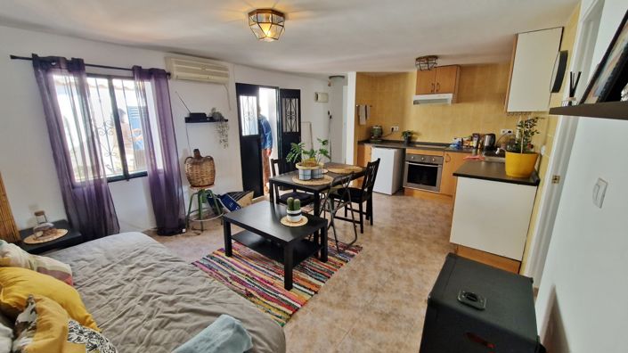 Image No.18-4 Bed Townhouse for sale