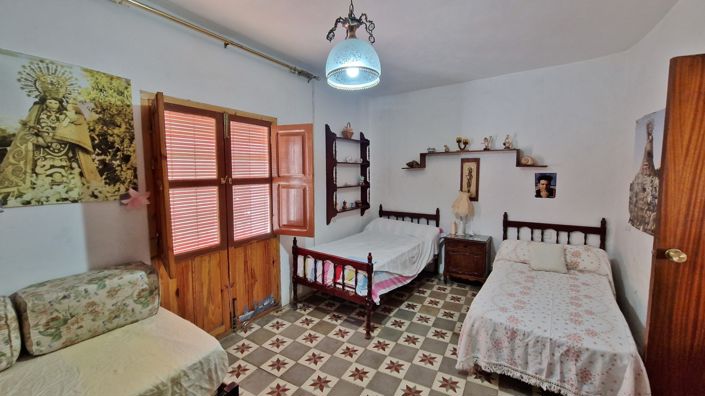 Image No.15-5 Bed Village House for sale