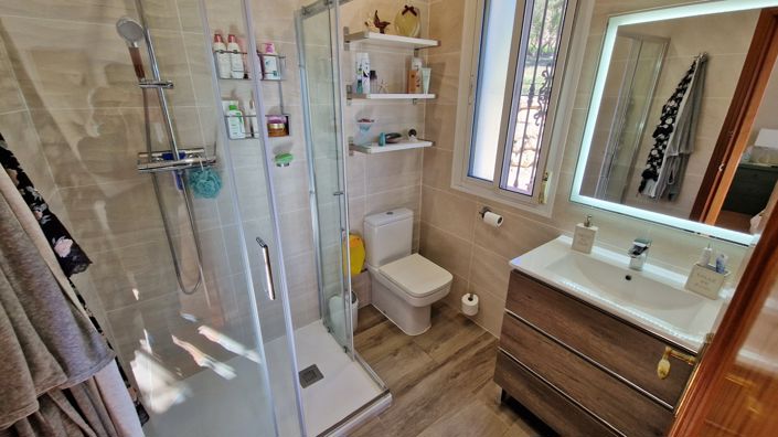 Image No.32-Maison de campagne de 3 chambres à vendre à Alcaucín