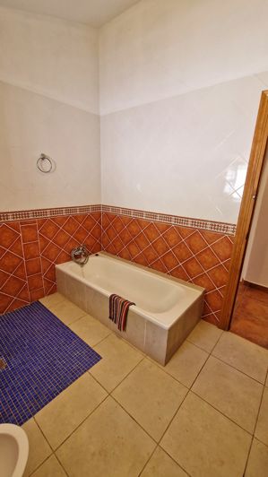 Image No.37-Maison de campagne de 3 chambres à vendre à Málaga City