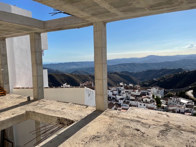 Image No.3-3 Bed Land for sale