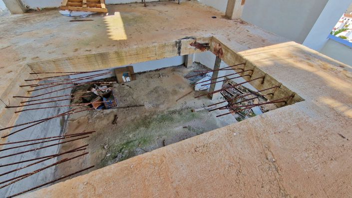 Image No.8-3 Bed Land for sale