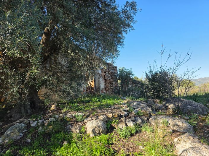 Image No.8-3 Bed Property for sale