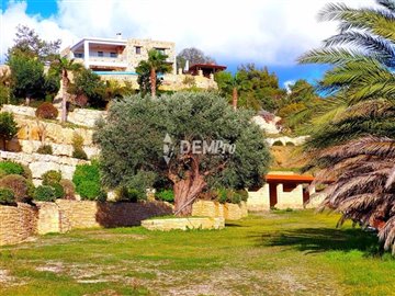 27366-villa-for-sale-in-pomosfull
