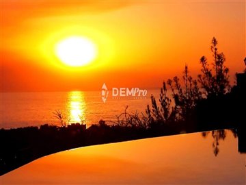 27338-villa-for-sale-in-pomosfull