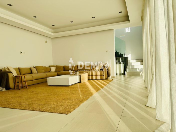 Image No.3-Villa de 5 chambres à vendre à Konia