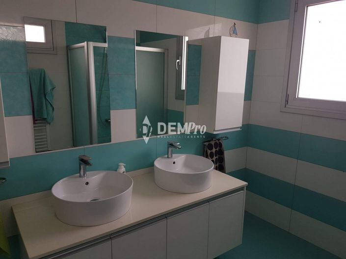 Image No.14-5 Bed Villa for sale