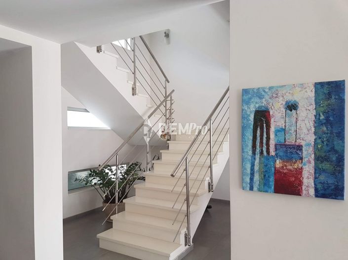 Image No.5-5 Bed Villa for sale