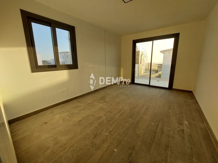 Image No.8-3 Bed Villa for sale