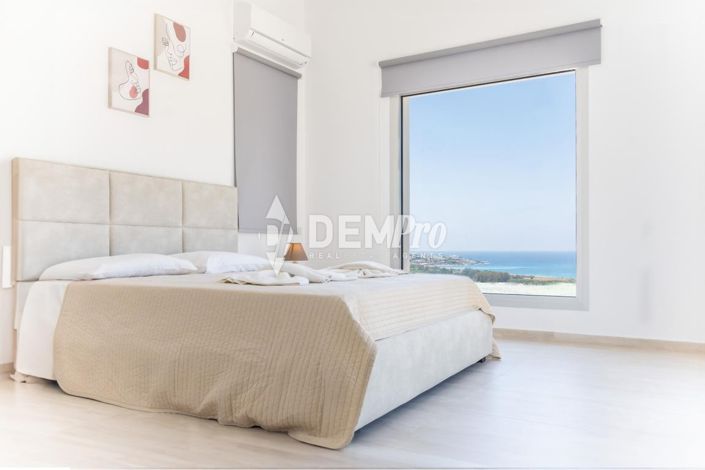 Image No.12-3 Bed Villa for sale