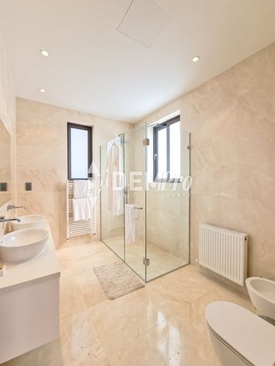 Image No.34-3 Bed Villa for sale