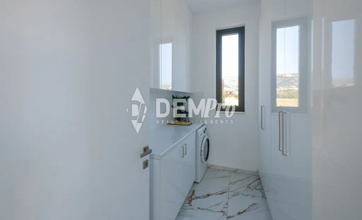 Image No.24-Villa de 4 chambres à vendre à Peyia