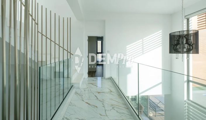 Image No.25-Villa de 4 chambres à vendre à Peyia