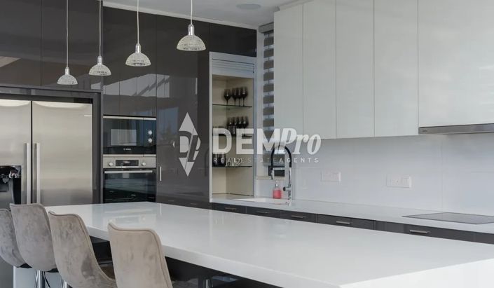 Image No.5-Villa de 4 chambres à vendre à Peyia