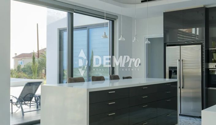 Image No.8-Villa de 4 chambres à vendre à Peyia