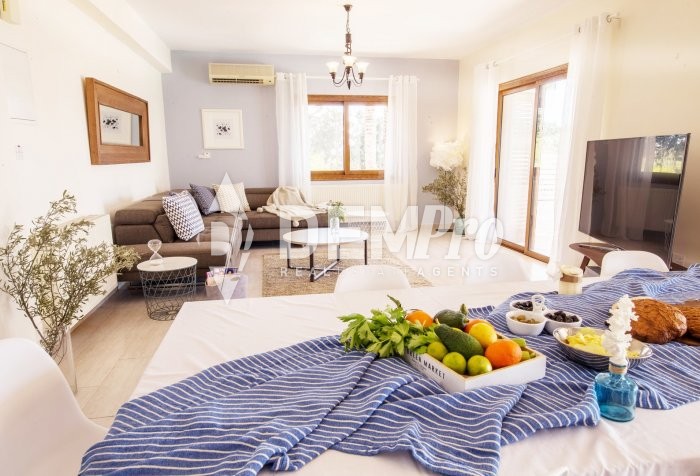 Image No.2-Villa de 4 chambres à vendre à Paphos