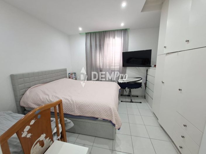 Image No.10-2 Bed Villa for sale