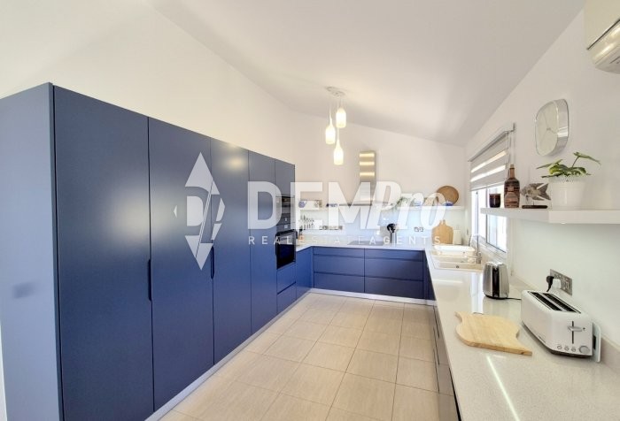 Image No.7-3 Bed Villa for sale