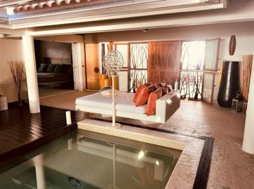 6-jack-jane-indoor-pool-lounger