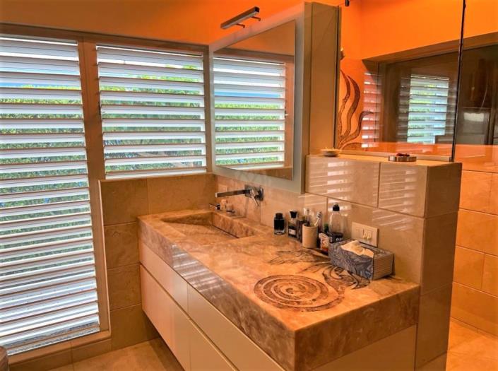 Image No.24-5 Bed Villa / Detached for sale