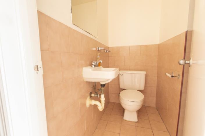 Image No.16-2 Bed Townhouse for sale