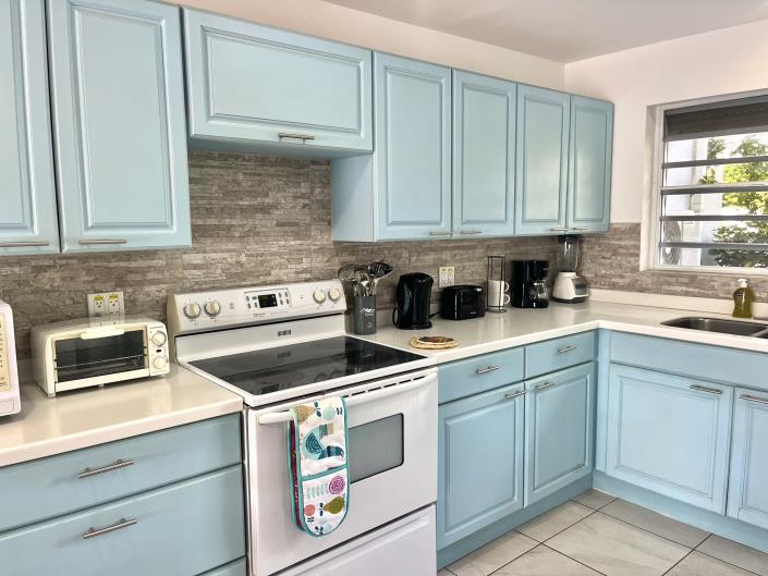 Image No.3-Maison de ville de 2 chambres à vendre à Jolly Harbour