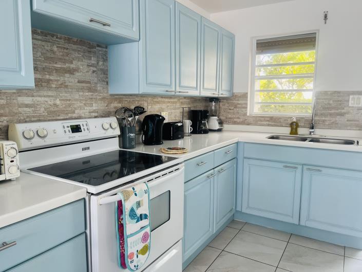 Image No.2-Maison de ville de 2 chambres à vendre à Jolly Harbour