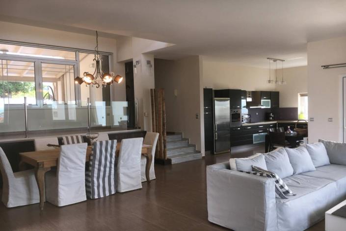 Image No.3-Villa de 7 chambres à vendre à Adele