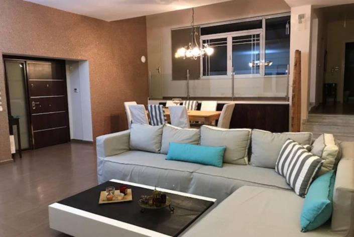 Image No.5-Villa de 7 chambres à vendre à Adele