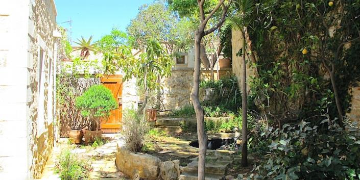 Image No.31-4 Bed House for sale