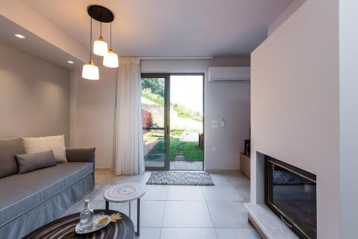 Image No.8-2 Bed Villa for sale