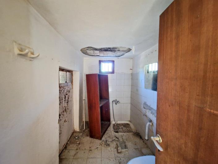 Image No.16-1 Bed House for sale