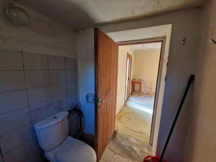 Image No.17-1 Bed House for sale