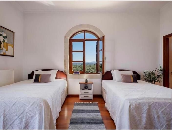 Image No.14-5 Bed Villa for sale