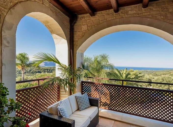 Image No.18-5 Bed Villa for sale